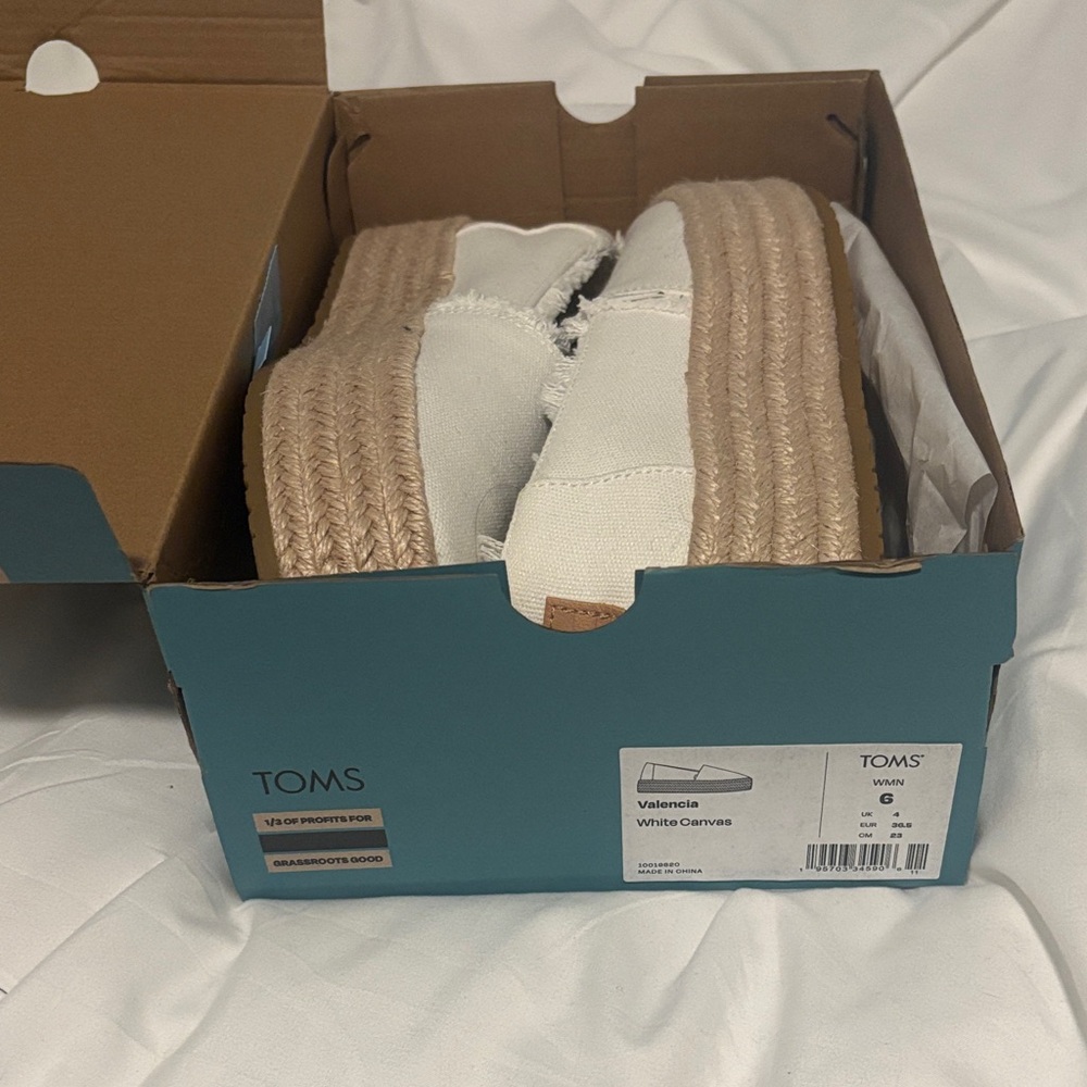TOMS Kids White Canvas Slippers